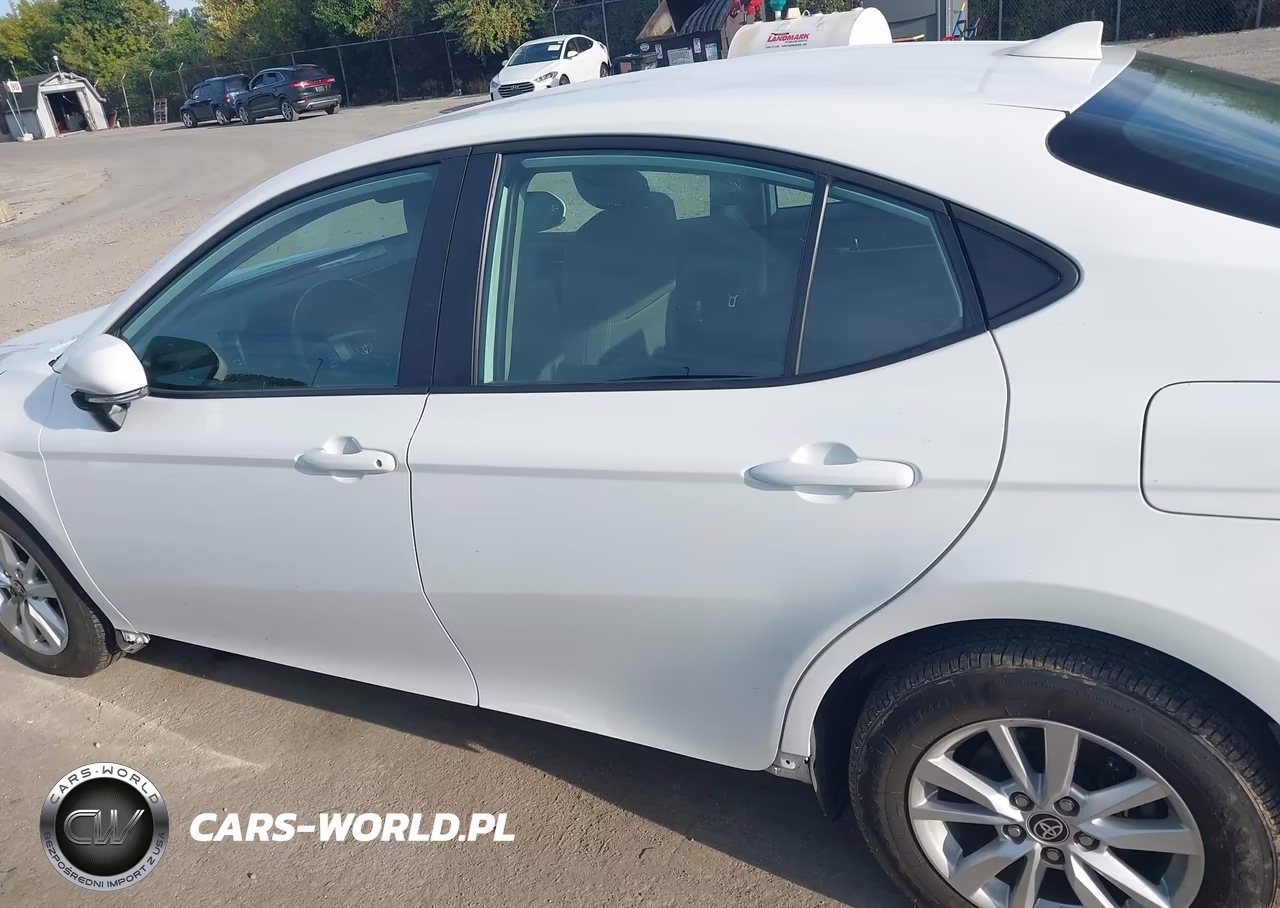 2025 Toyota Camry Le VIN:4T1DAACK5SU633022 - 15
