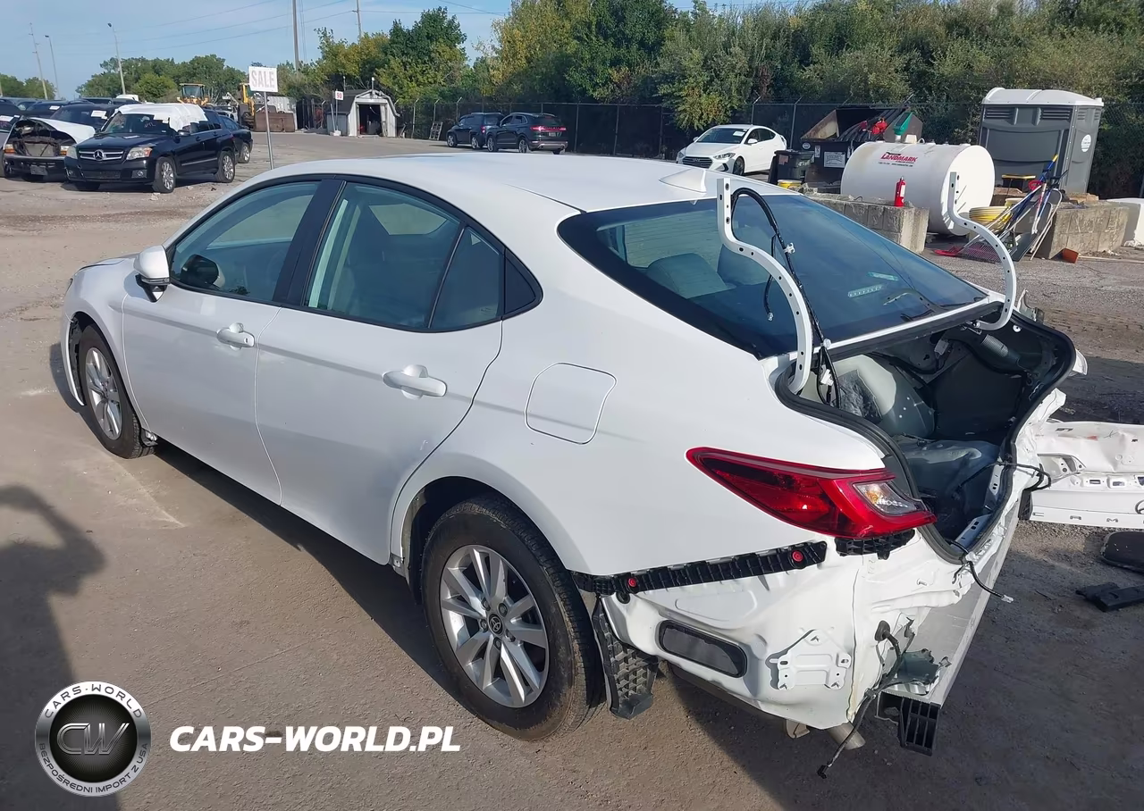 2025 Toyota Camry Le VIN:4T1DAACK5SU633022 - 3