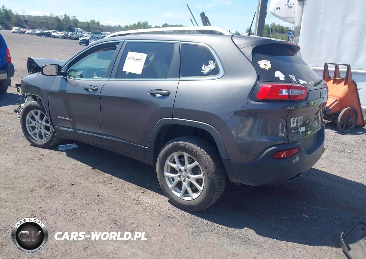 2016 Jeep Cherokee Latitude VIN:1C4PJMCBXGW318389 - 3