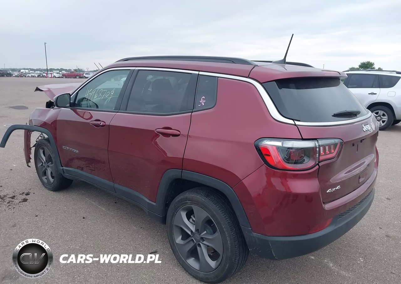 2022 Jeep Compass Latitude Lux 4X4 VIN:3C4NJDFB0NT134083 - 3
