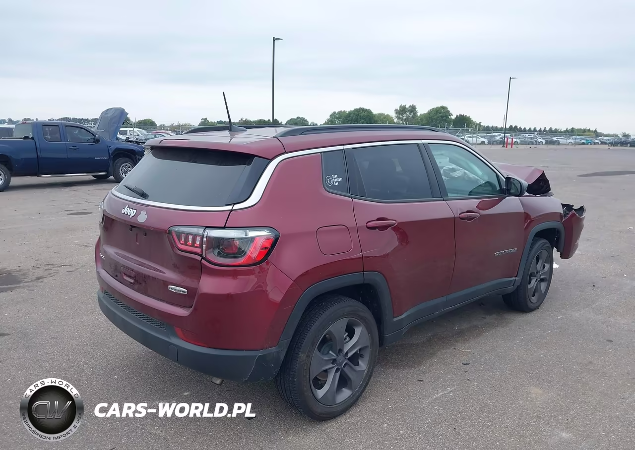 2022 Jeep Compass Latitude Lux 4X4 VIN:3C4NJDFB0NT134083 - 4