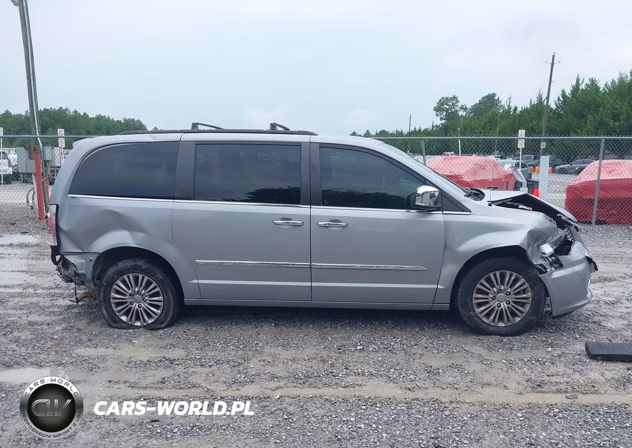 2015 Chrysler Town & Country Touring-L VIN:2C4RC1CG4FR579103 - 13