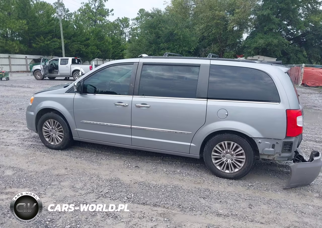 2015 Chrysler Town & Country Touring-L VIN:2C4RC1CG4FR579103 - 14