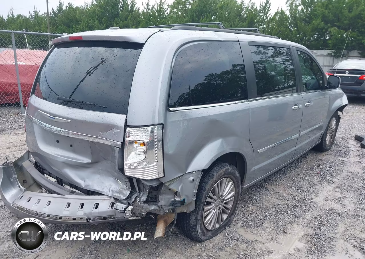 2015 Chrysler Town & Country Touring-L VIN:2C4RC1CG4FR579103 - 4