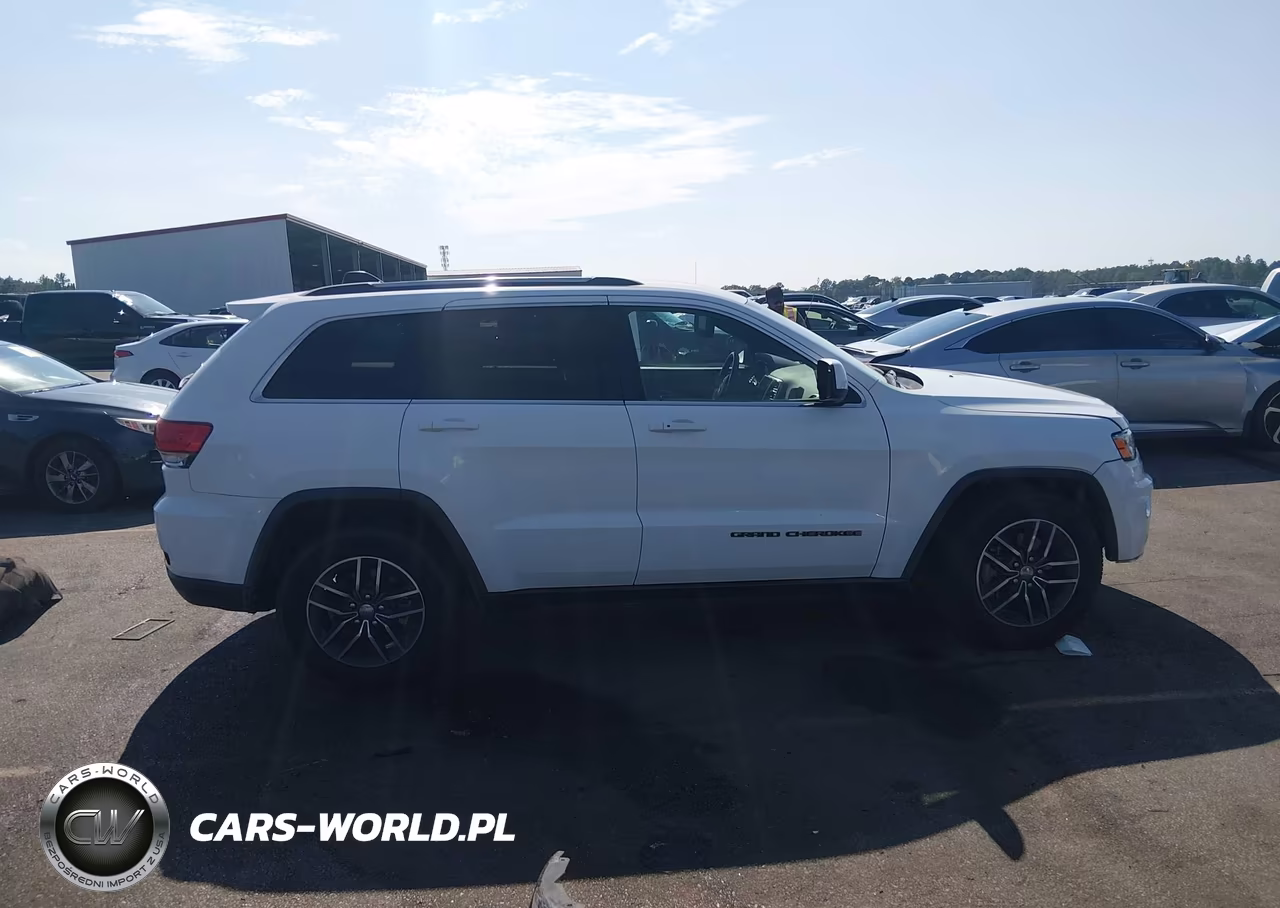 2018 Jeep Grand Cherokee Laredo E 4X2 VIN:1C4RJEAG6JC513587 - 13