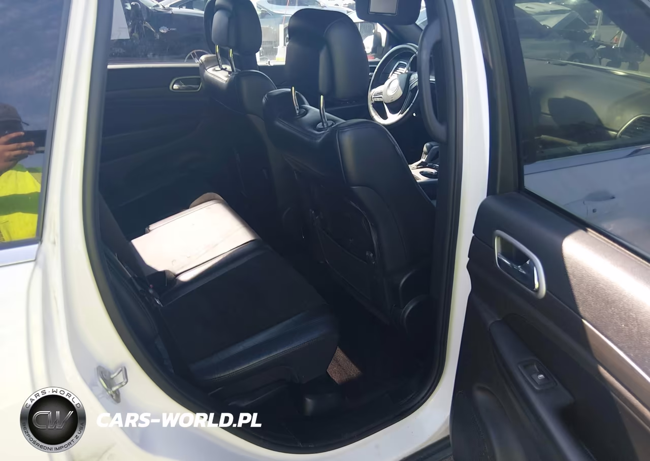 2018 Jeep Grand Cherokee Laredo E 4X2 VIN:1C4RJEAG6JC513587 - 8