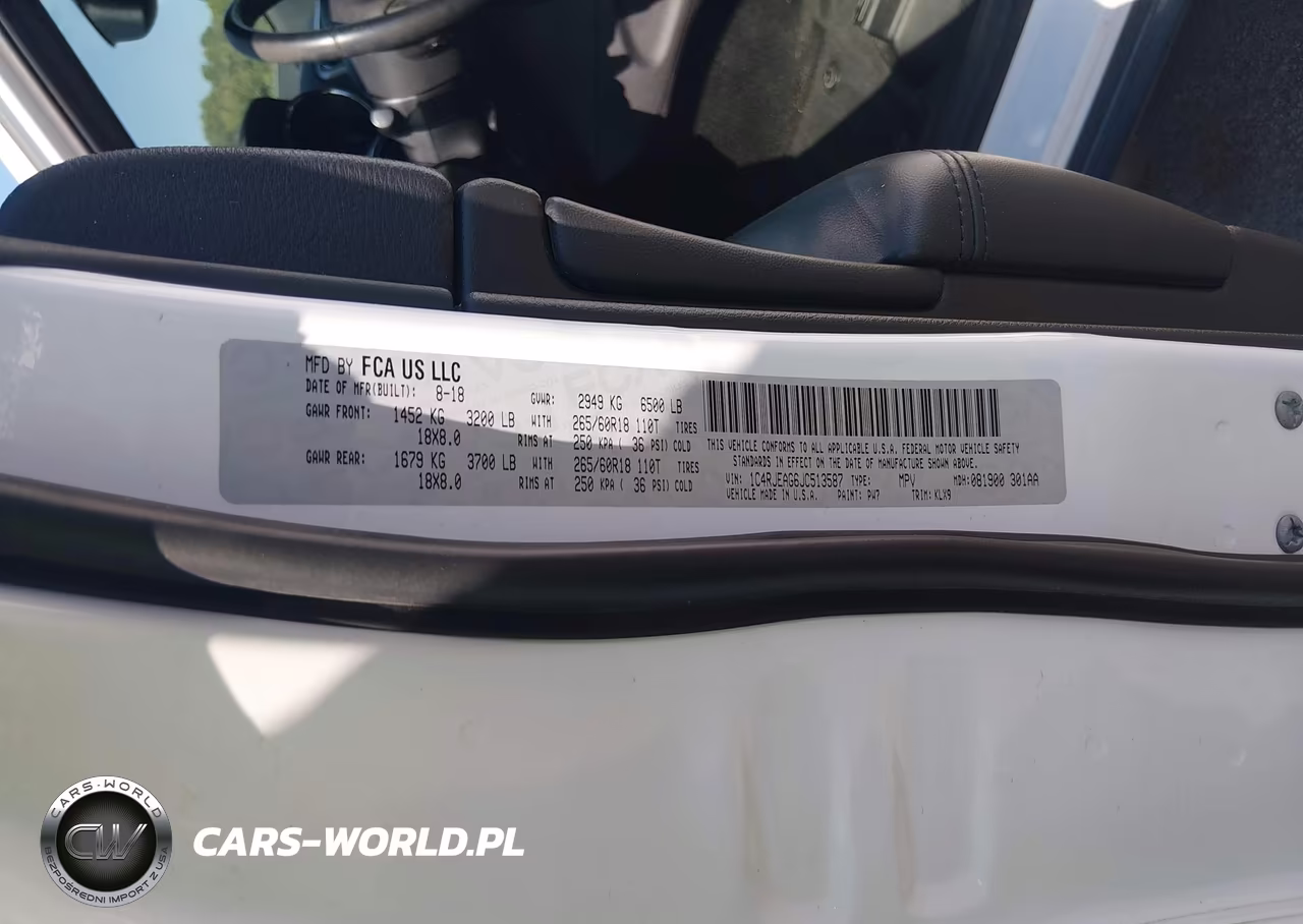 2018 Jeep Grand Cherokee Laredo E 4X2 VIN:1C4RJEAG6JC513587 - 9