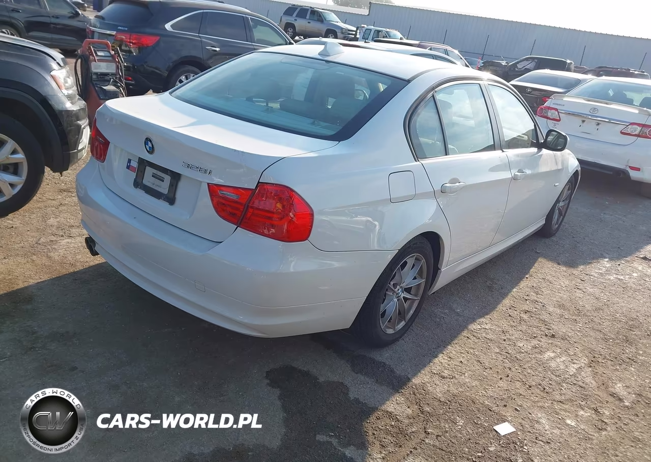 2010 BMW 328I VIN:WBAPH7C55AA800048 - 4