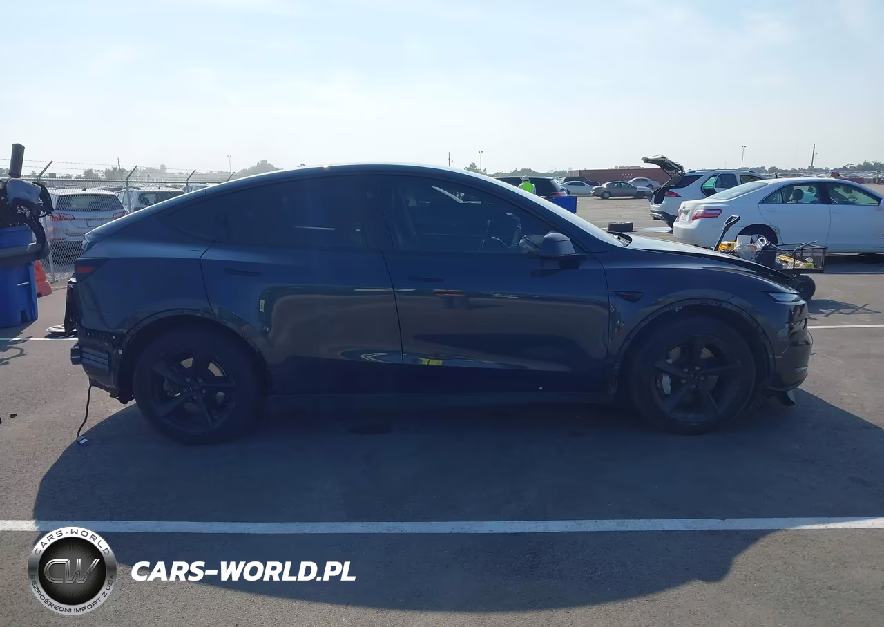 2026 Tesla Model Y All-Wheel Drive-Long Range Launch Series-Premium All-Wheel Drive VIN:7SAYGDEE4TF398168 - 14