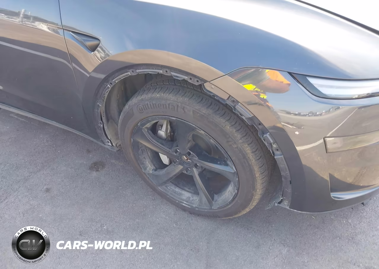 2026 Tesla Model Y All-Wheel Drive-Long Range Launch Series-Premium All-Wheel Drive VIN:7SAYGDEE4TF398168 - 21