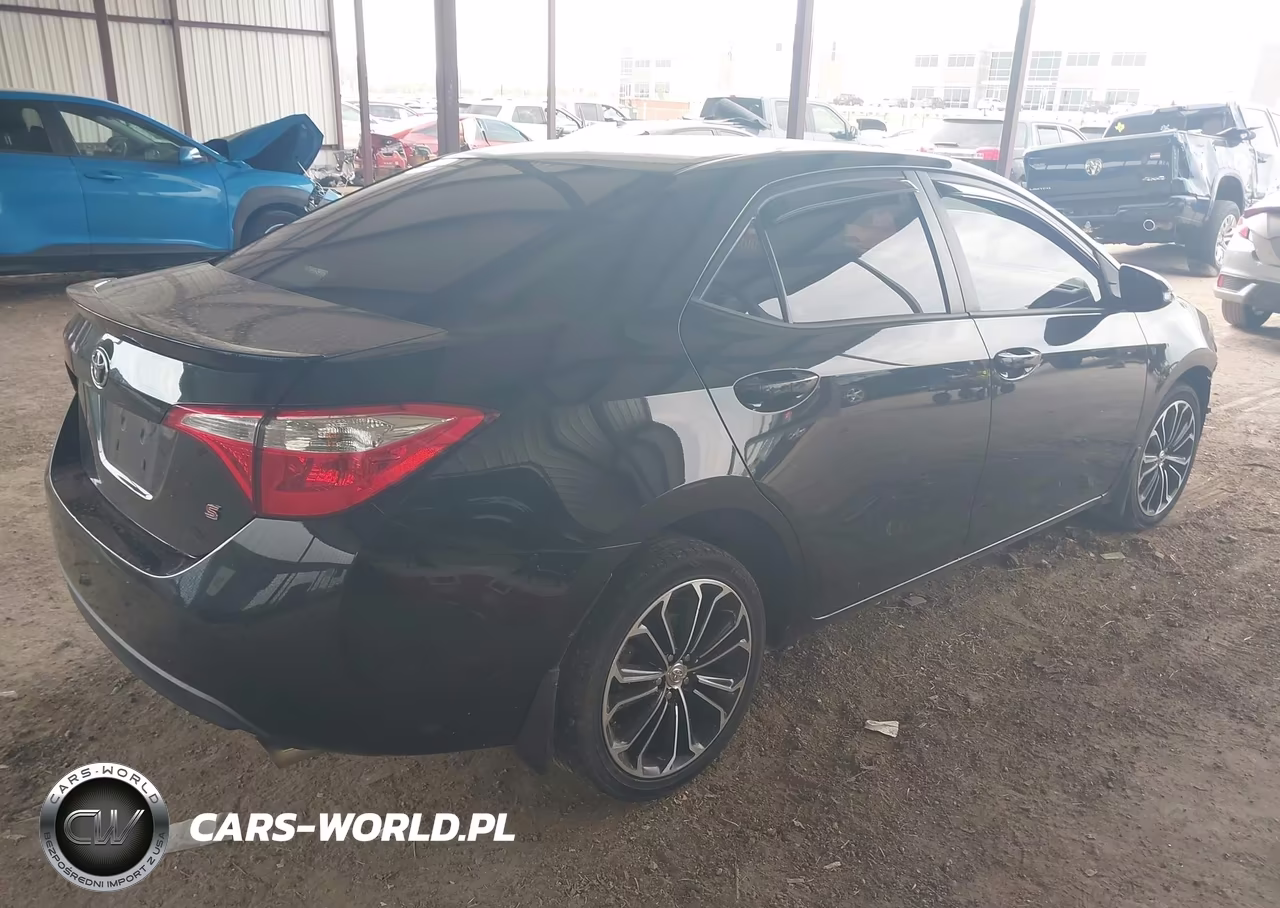 2015 Toyota Corolla S Plus VIN:2T1BURHE1FC413321 - 4
