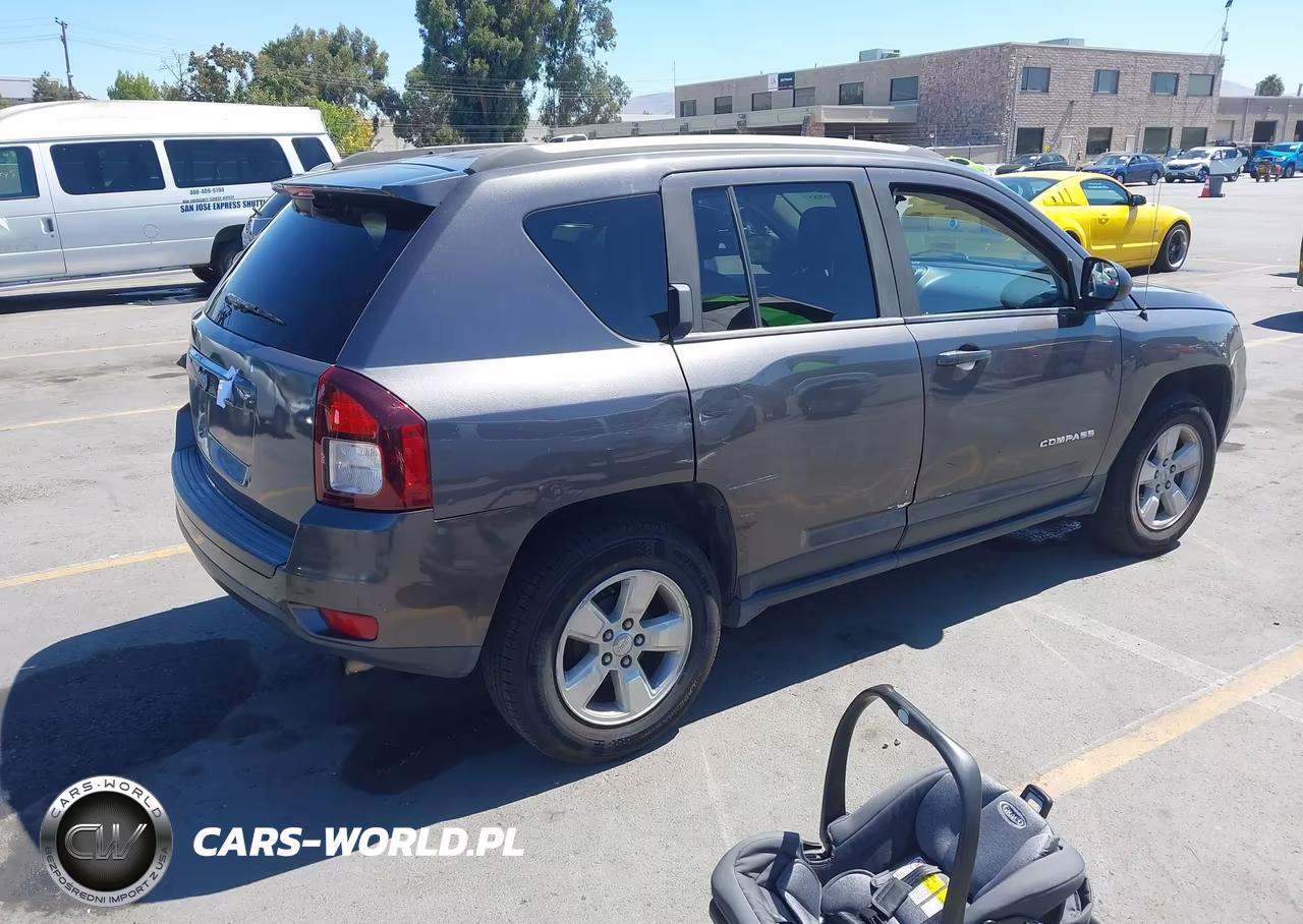 2015 Jeep Compass Sport VIN:1C4NJCBA1FD325901 - 4