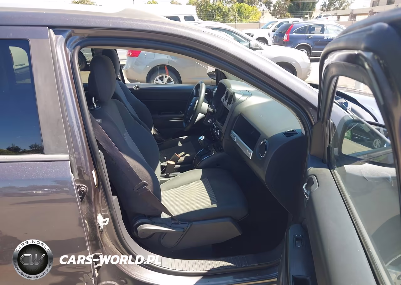 2015 Jeep Compass Sport VIN:1C4NJCBA1FD325901 - 5