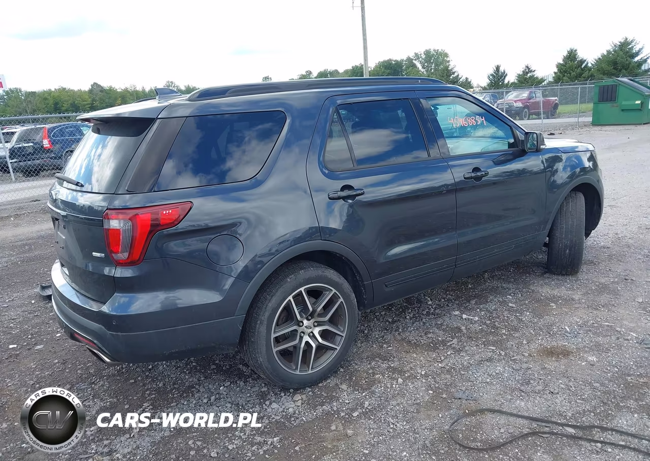 2017 Ford Explorer Sport VIN:1FM5K8GT5HGA92557 - 4
