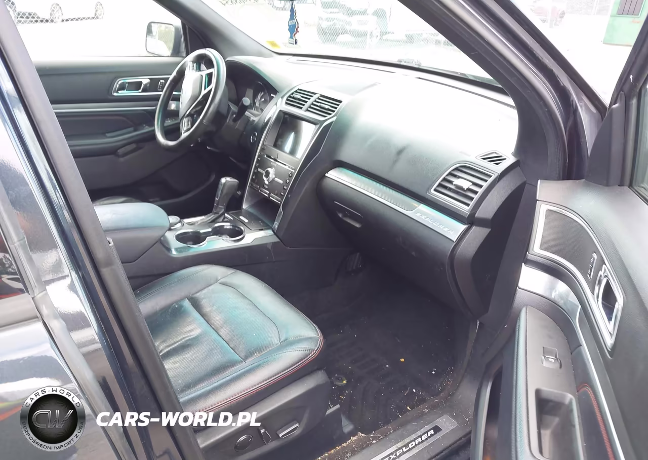 2017 Ford Explorer Sport VIN:1FM5K8GT5HGA92557 - 5