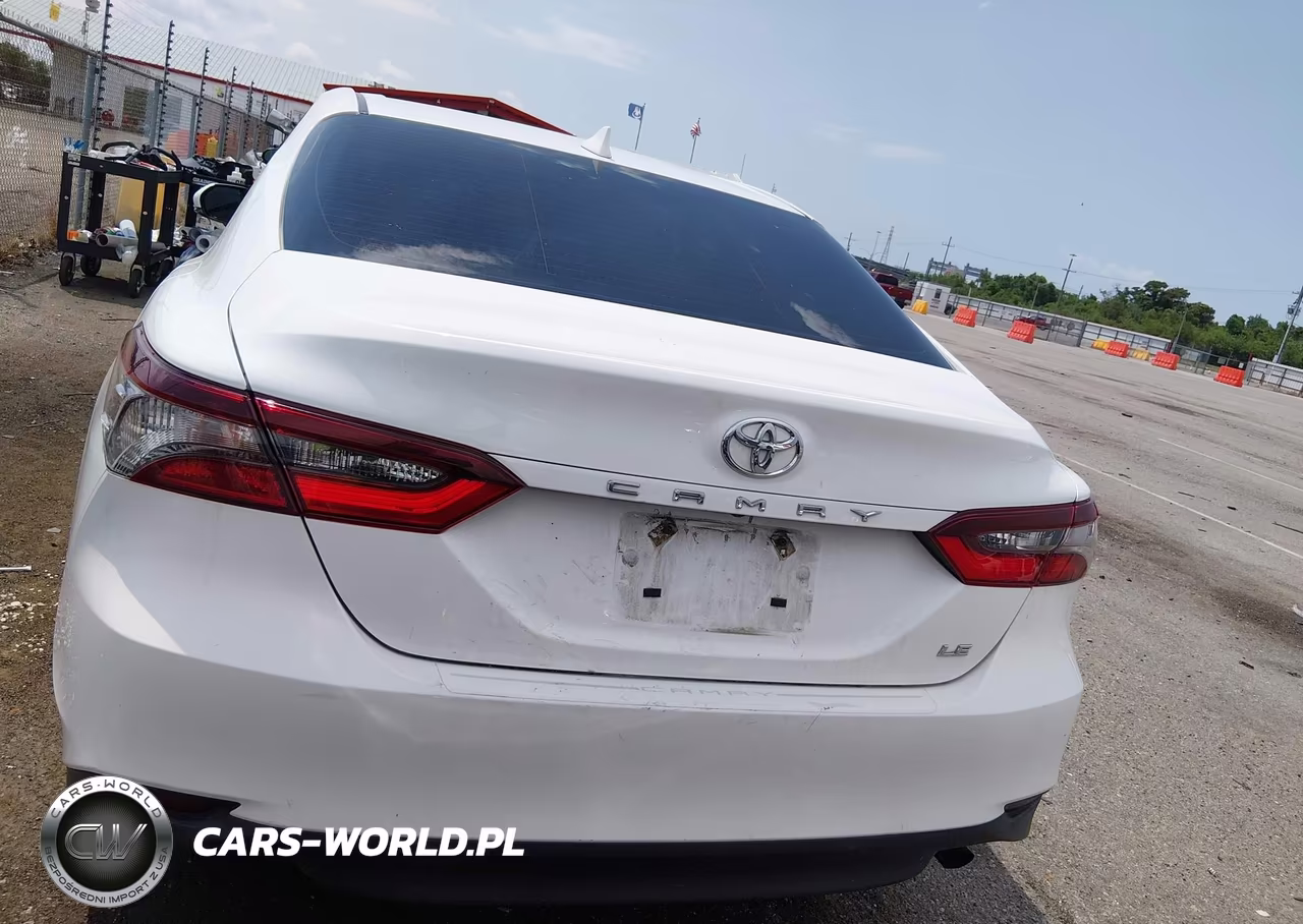 2021 Toyota Camry Le VIN:4T1R11AK4MU463862 - 17