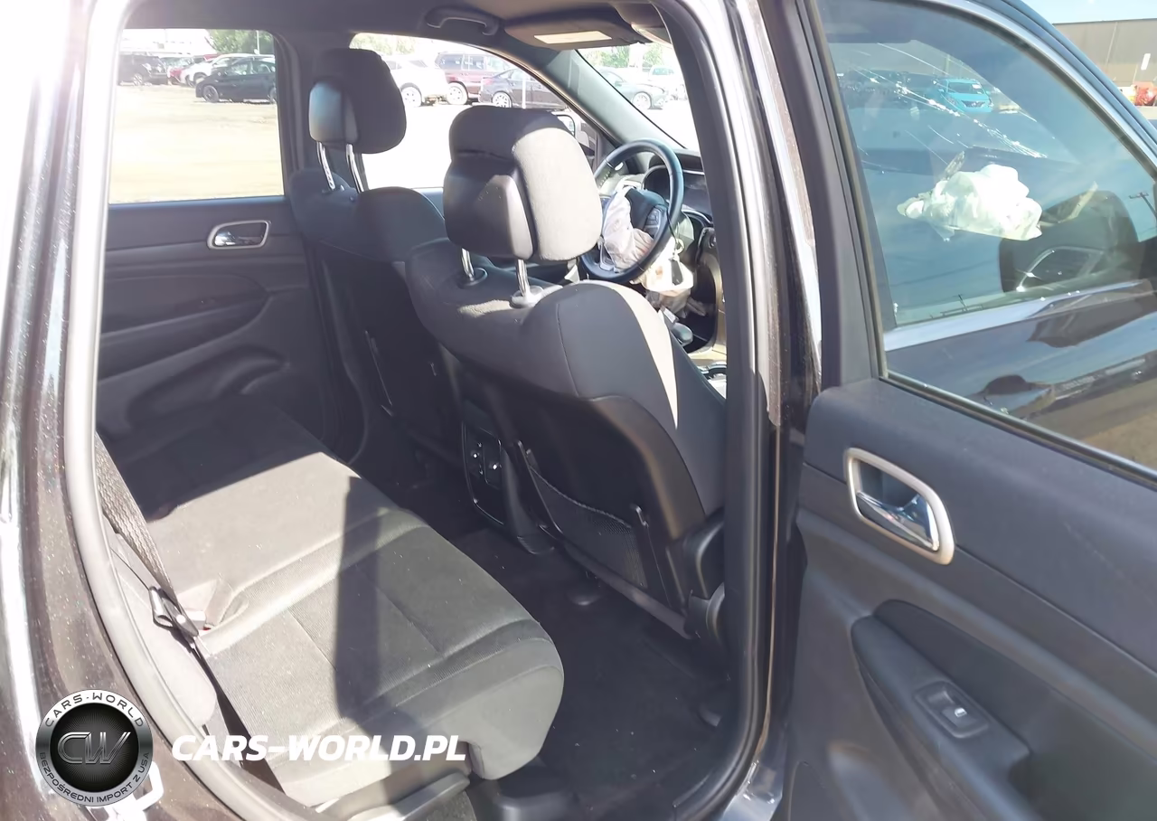 2015 Jeep Grand Cherokee Laredo VIN:1C4RJFAG6FC129466 - 8
