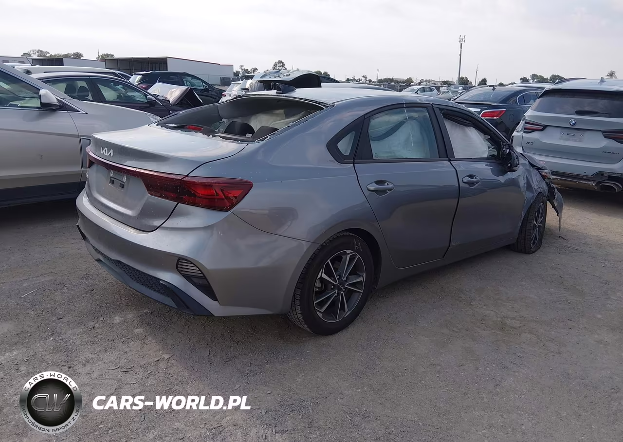2022 Kia Forte Lxs VIN:3KPF24AD2NE436781 - 4