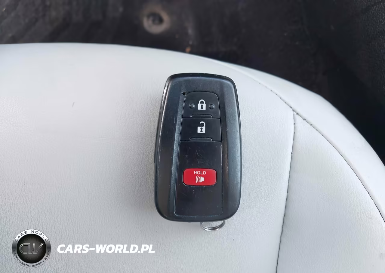 2017 Toyota Prius Three Touring VIN:JTDKARFU1H3034933 - 11