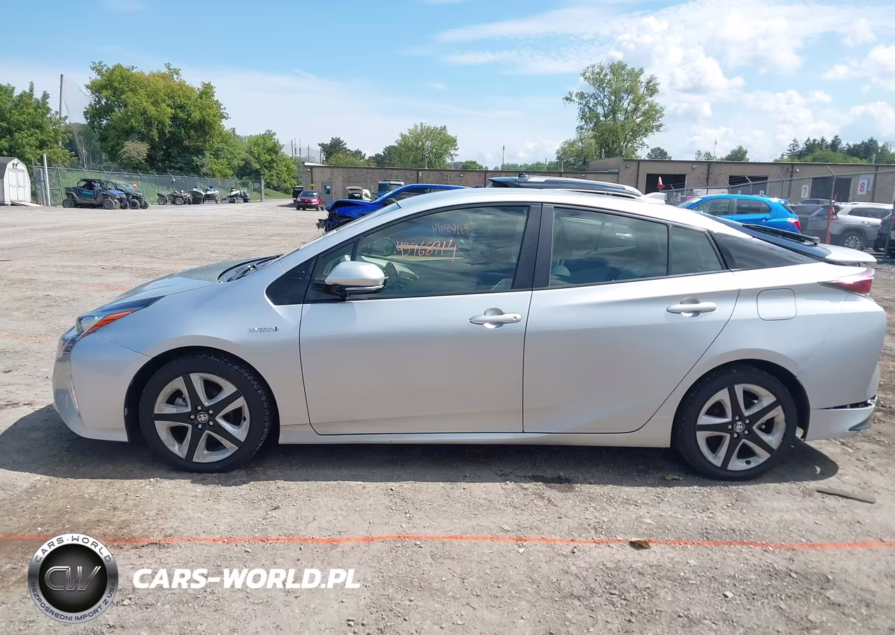 2017 Toyota Prius Three Touring VIN:JTDKARFU1H3034933 - 14
