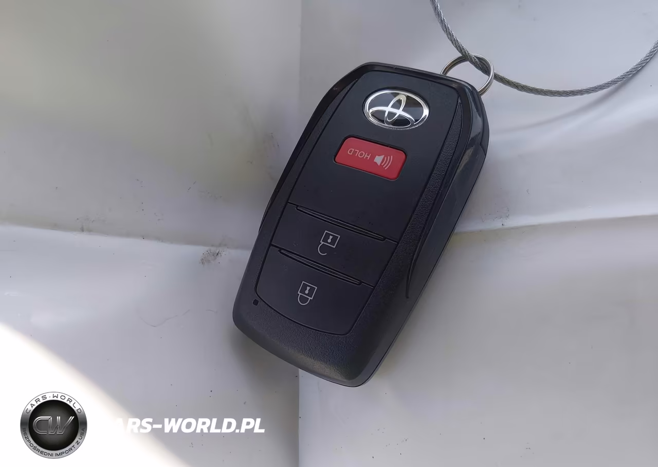 2026 Toyota Prius Le VIN:JTDACAAUXT3071857 - 11