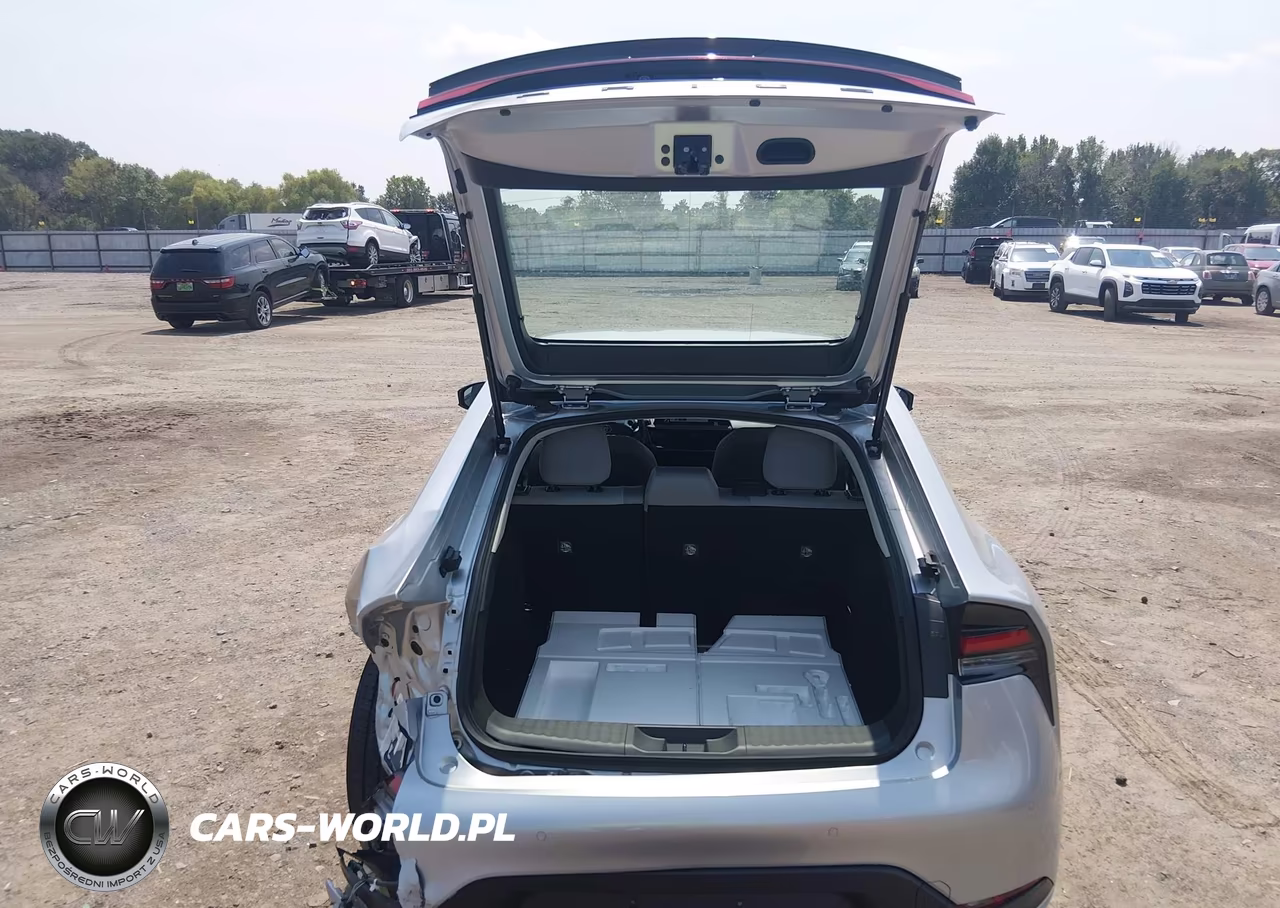 2026 Toyota Prius Le VIN:JTDACAAUXT3071857 - 17