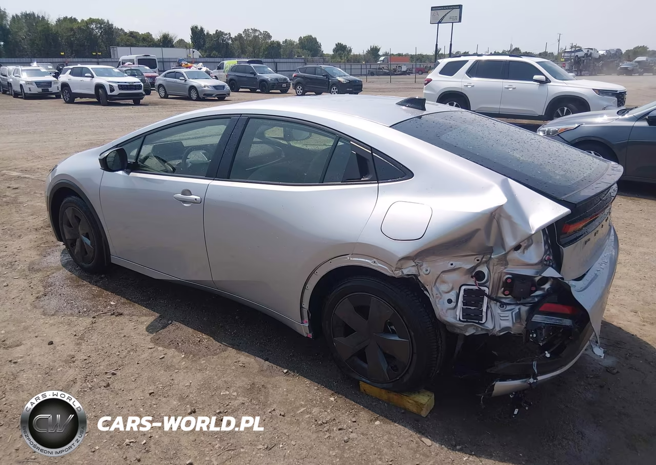 2026 Toyota Prius Le VIN:JTDACAAUXT3071857 - 3