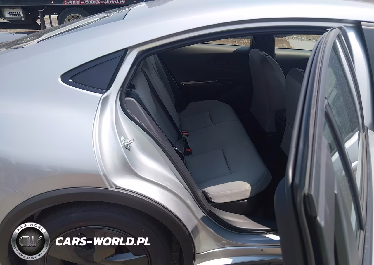 2026 Toyota Prius Le VIN:JTDACAAUXT3071857 - 8