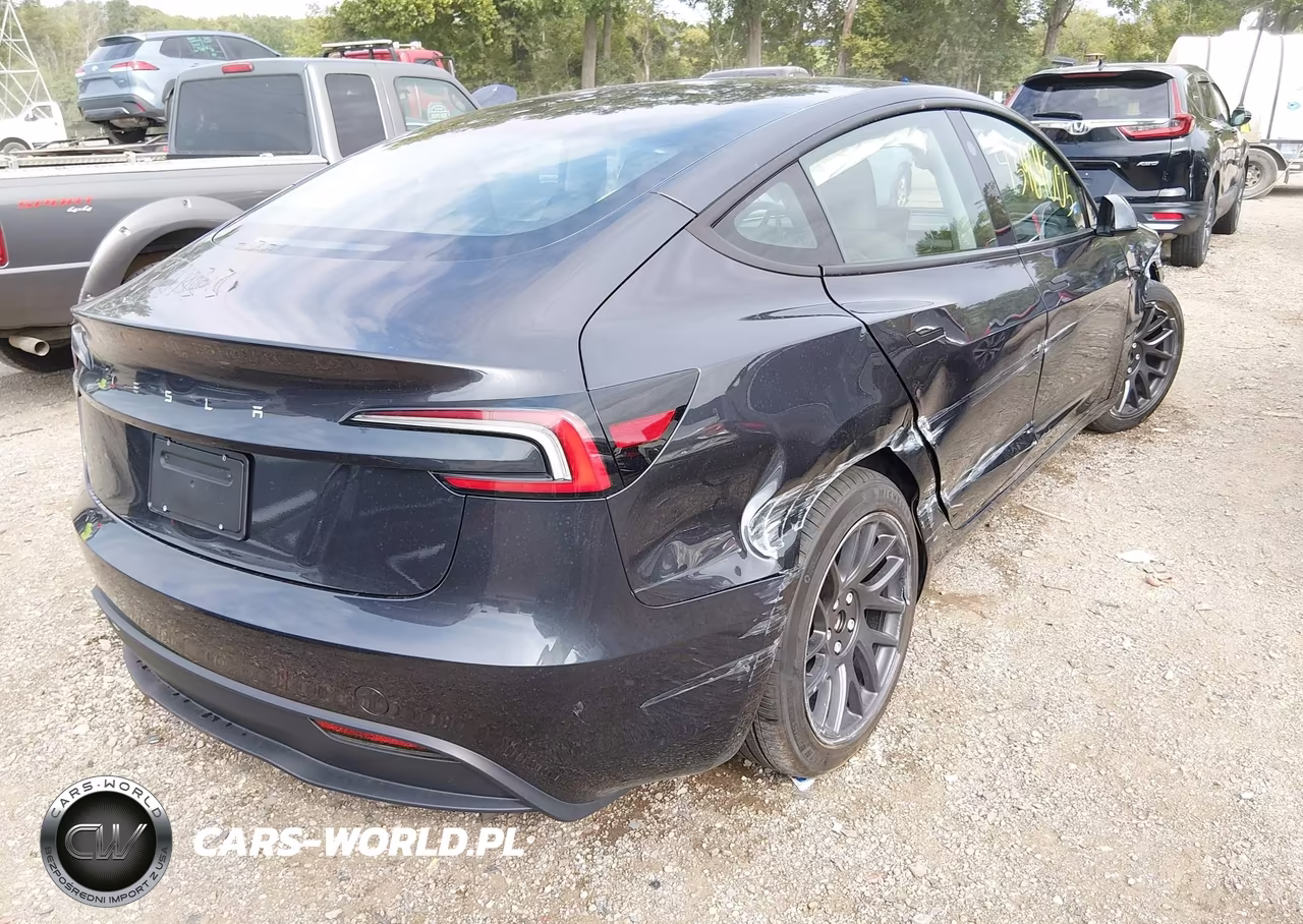 2025 Tesla Model 3 Long Range Rear-Wheel Drive-Standard Rear-Wheel Drive VIN:5YJ3E1EA4SF013599 - 4