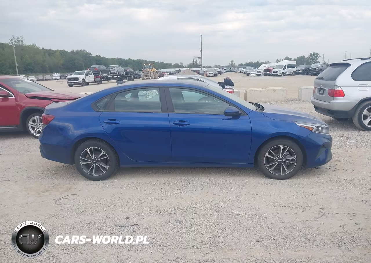 2024 Kia Forte Lxs VIN:3KPF24AD7RE733194 - 13