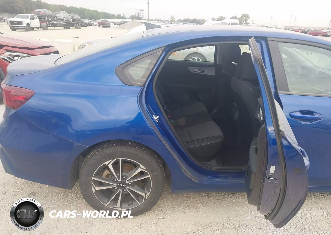 2024 Kia Forte Lxs VIN:3KPF24AD7RE733194 - 8