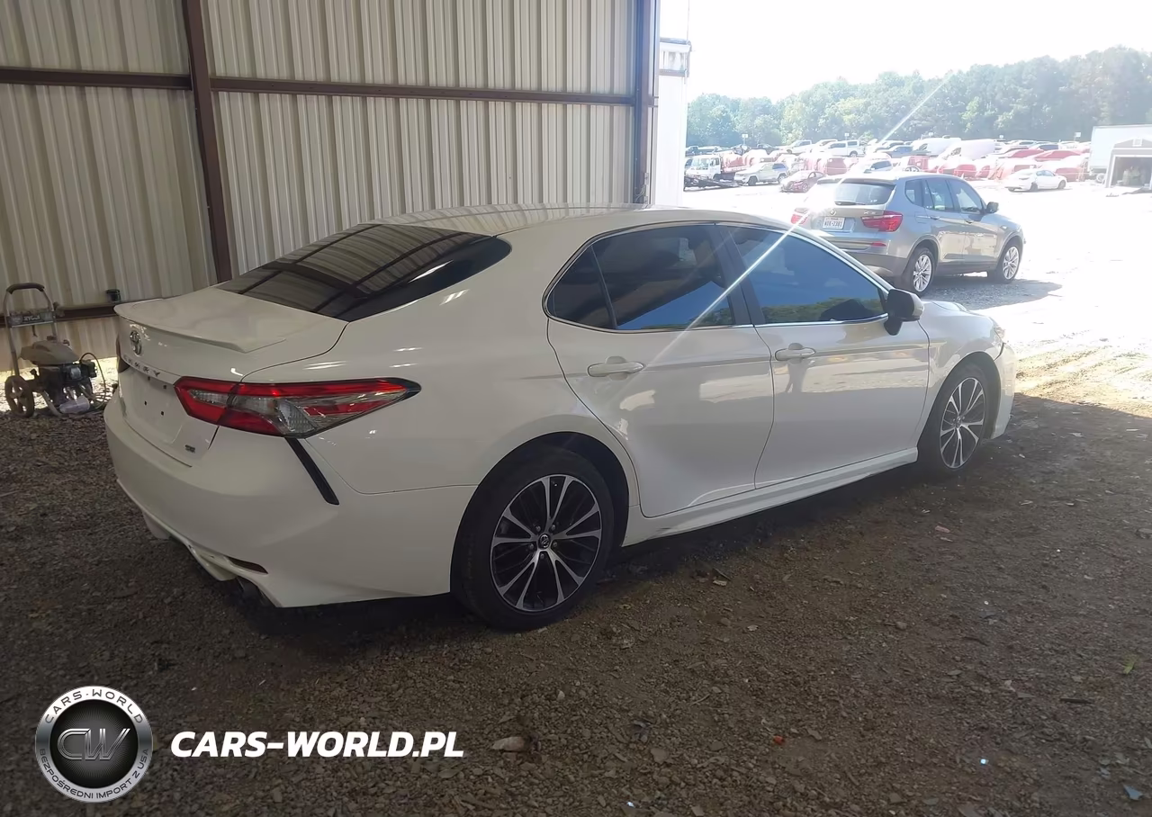 2018 Toyota Camry Se VIN:4T1B11HK8JU048580 - 4