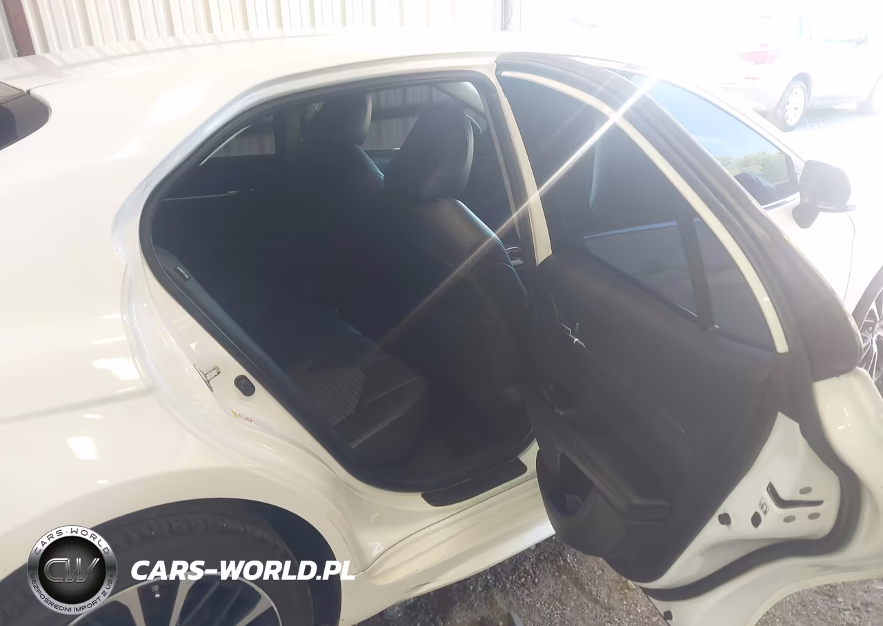 2018 Toyota Camry Se VIN:4T1B11HK8JU048580 - 8