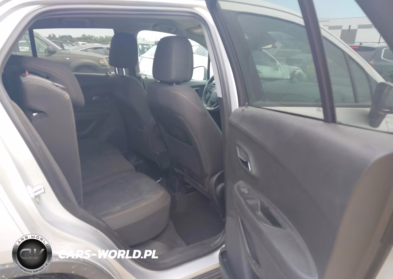 2019 Chevrolet Trax Ls VIN:3GNCJNSB1KL270552 - 8