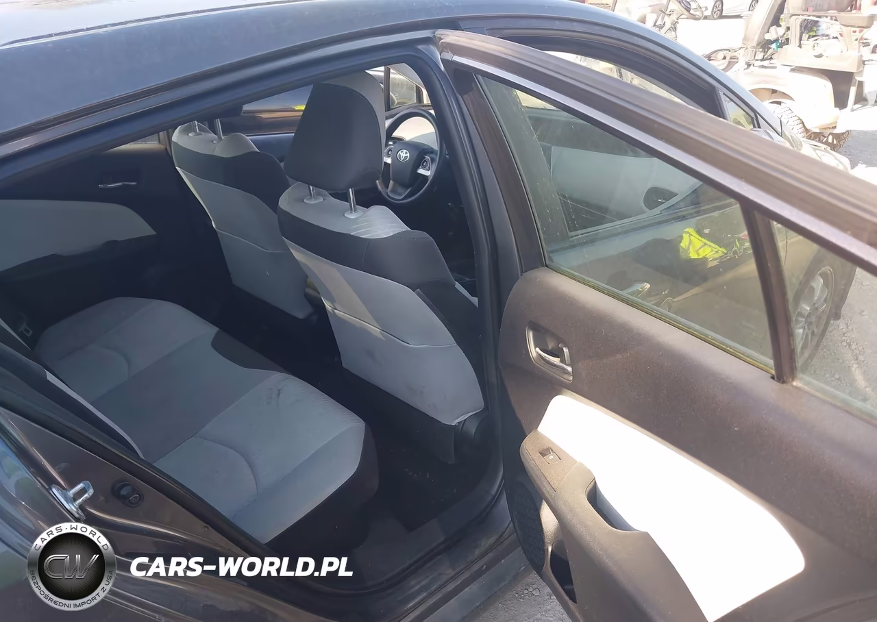 2016 Toyota Prius Two VIN:JTDKBRFU5G3507390 - 8