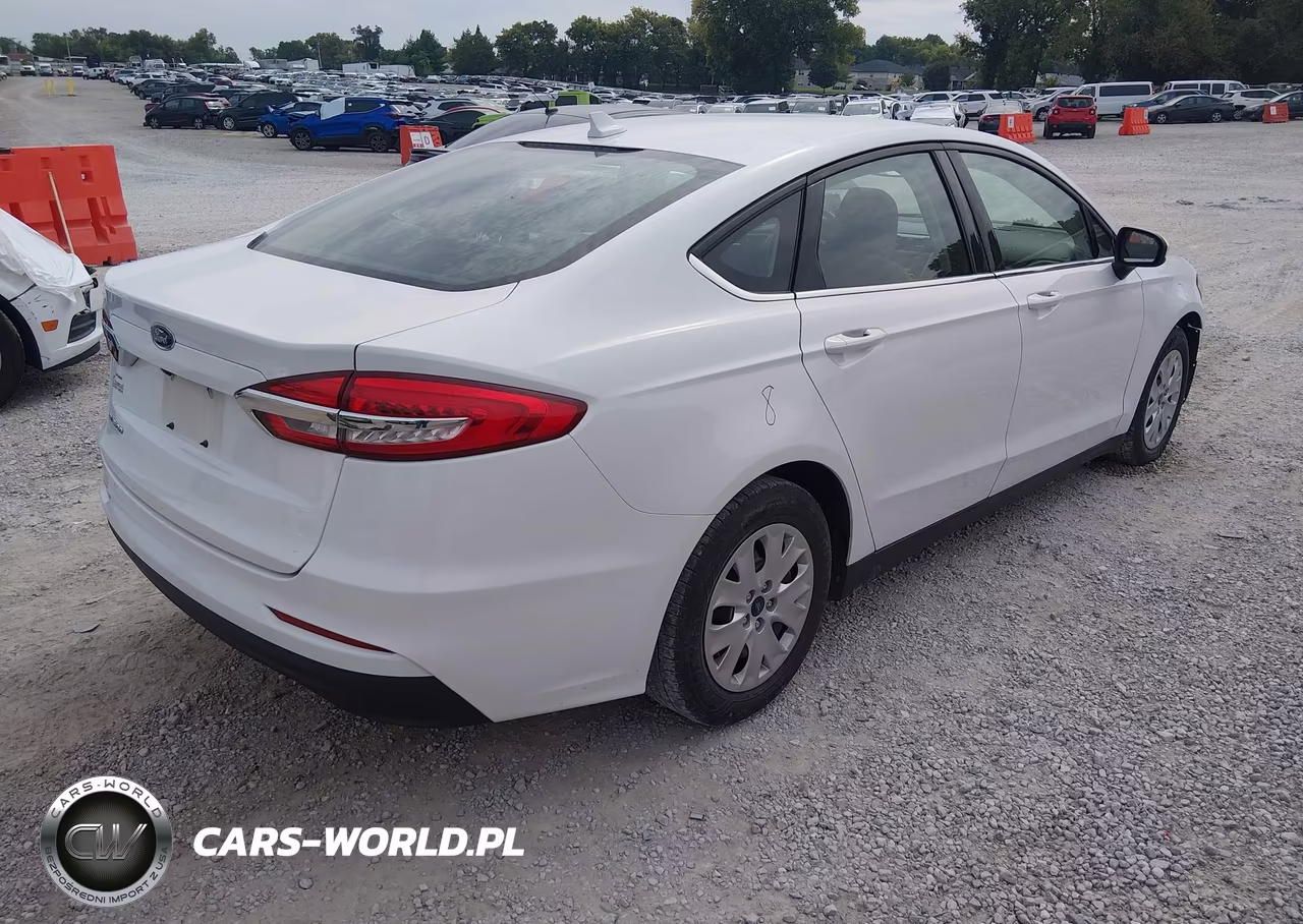 2020 Ford Fusion S VIN:3FA6P0G78LR249973 - 4