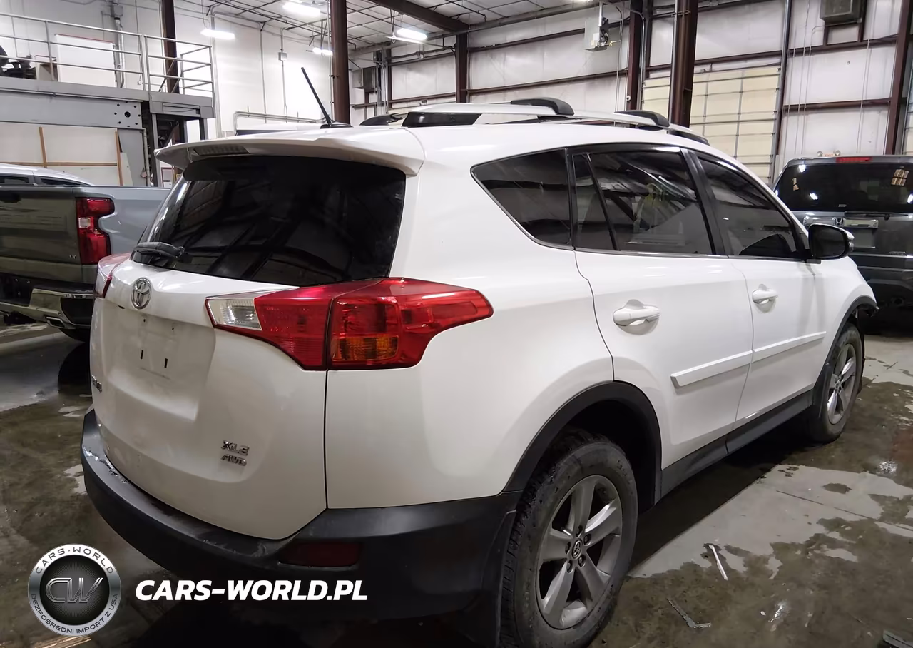 2015 Toyota Rav4 Xle VIN:2T3RFREV1FW263925 - 4