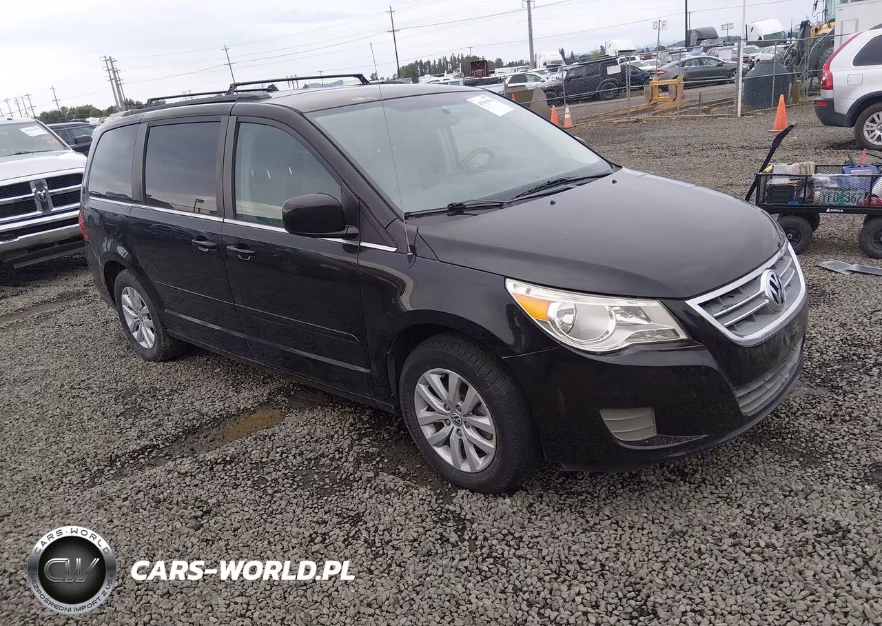 2012 Volkswagen Routan Se