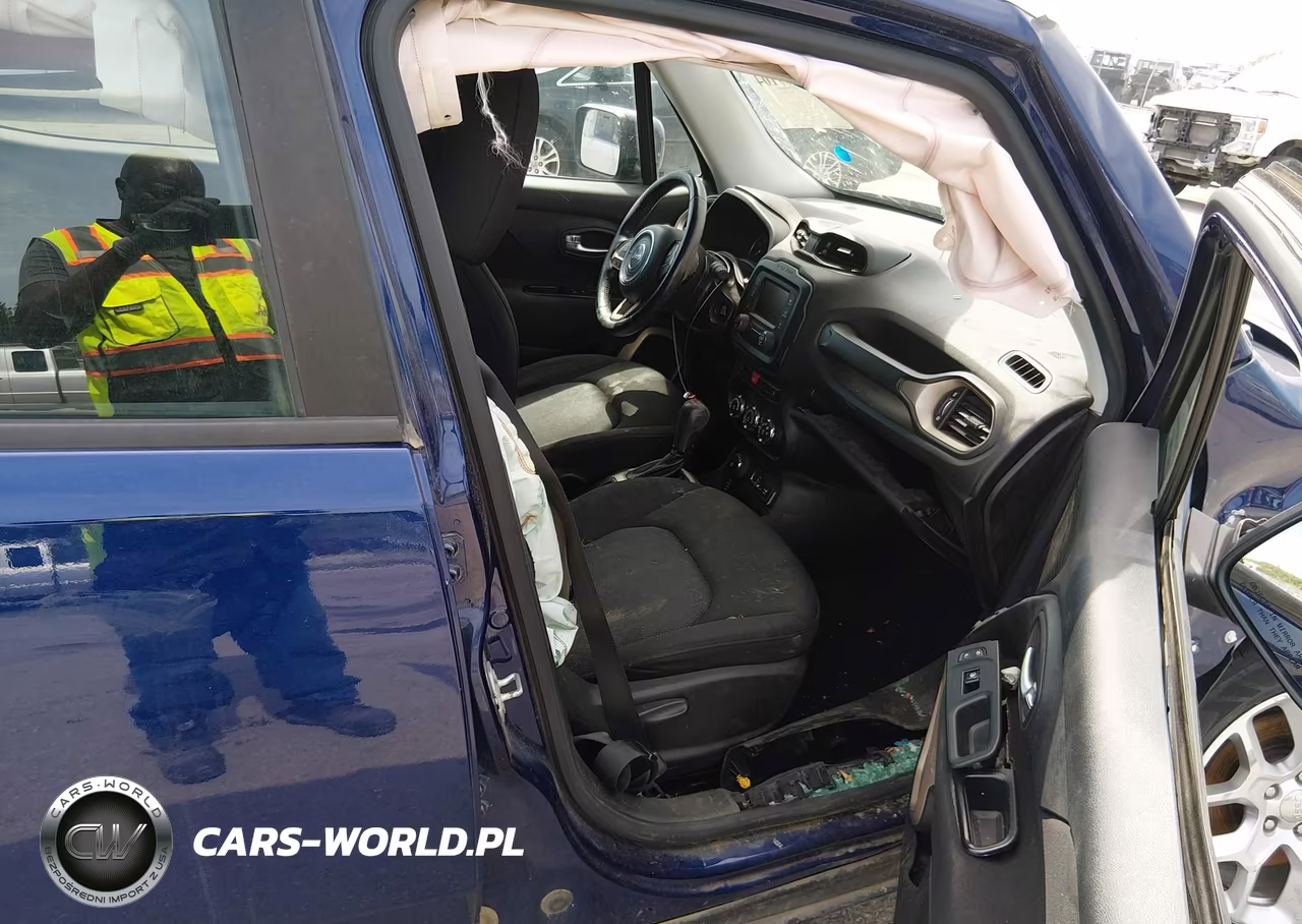 2017 Jeep Renegade Latitude 4X4 VIN:ZACCJBBBXHPF70310 - 5