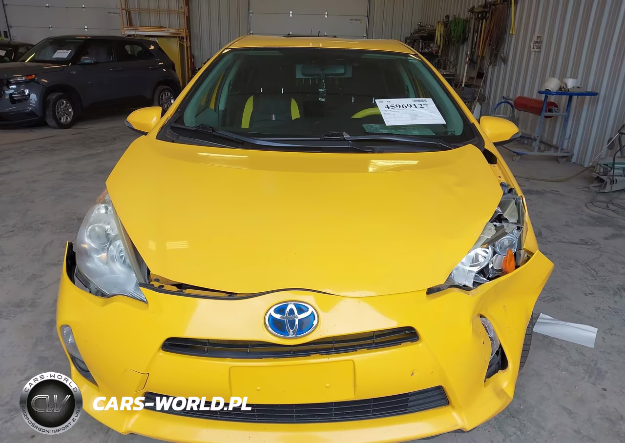 2014 Toyota Prius C Two VIN:JTDKDTB3XE1079412 - 12
