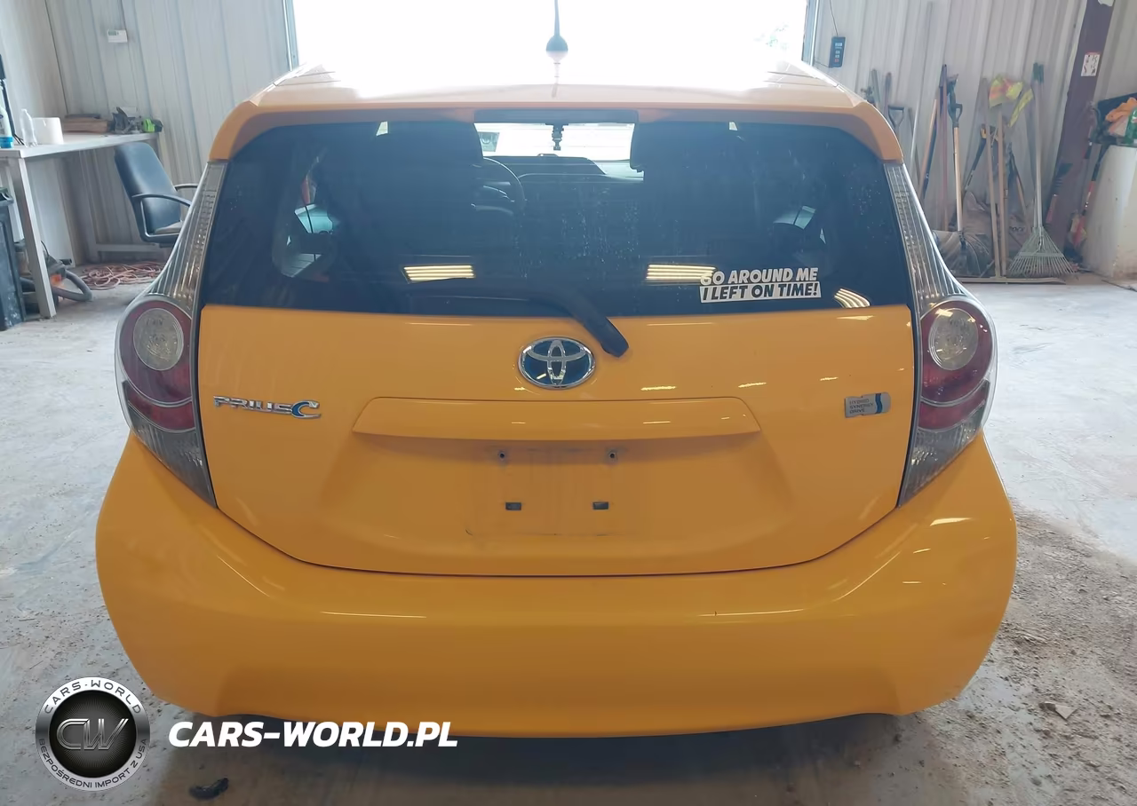 2014 Toyota Prius C Two VIN:JTDKDTB3XE1079412 - 16