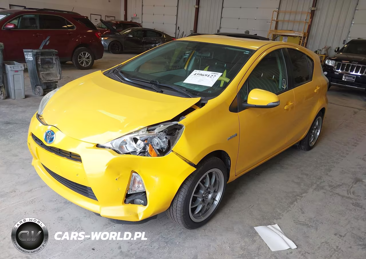 2014 Toyota Prius C Two VIN:JTDKDTB3XE1079412 - 2