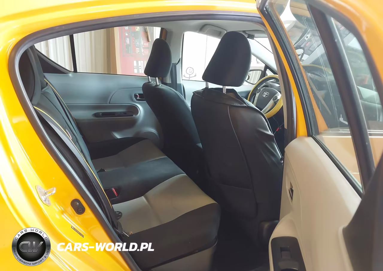 2014 Toyota Prius C Two VIN:JTDKDTB3XE1079412 - 8