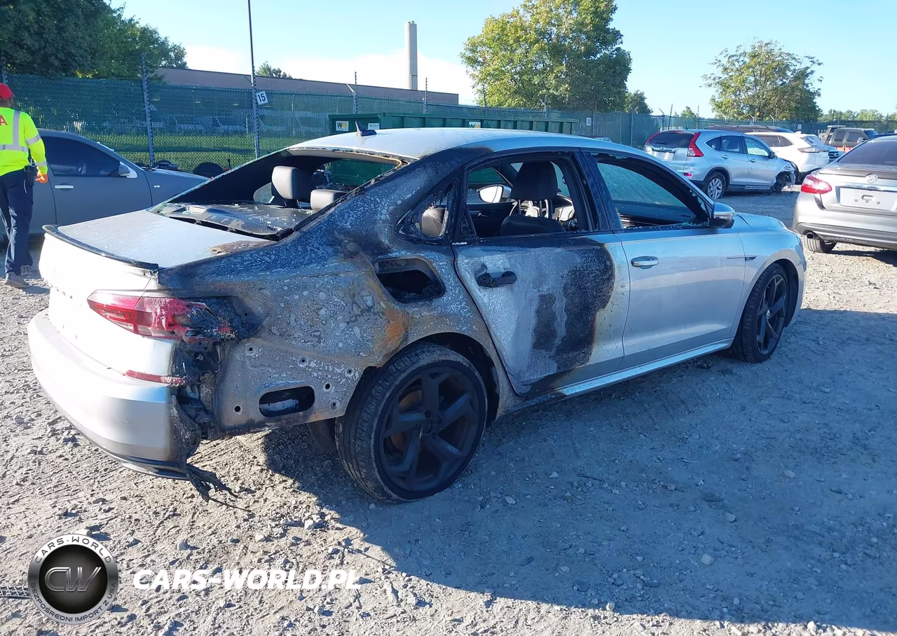 2021 Volkswagen Passat 2.0T R-Line VIN:1VWMA7A3XMC001836 - 4