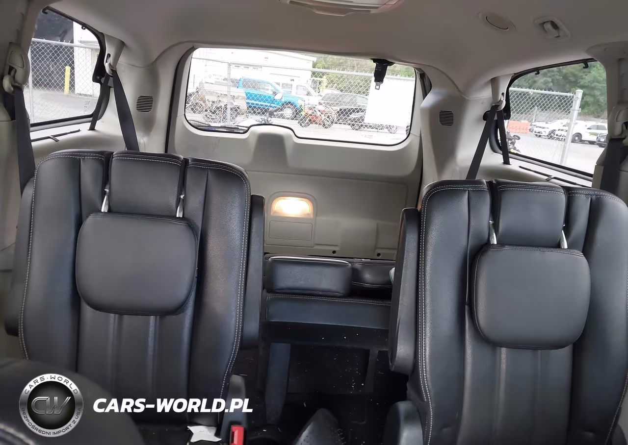 2016 Chrysler Town & Country Touring VIN:2C4RC1BG5GR127714 - 8