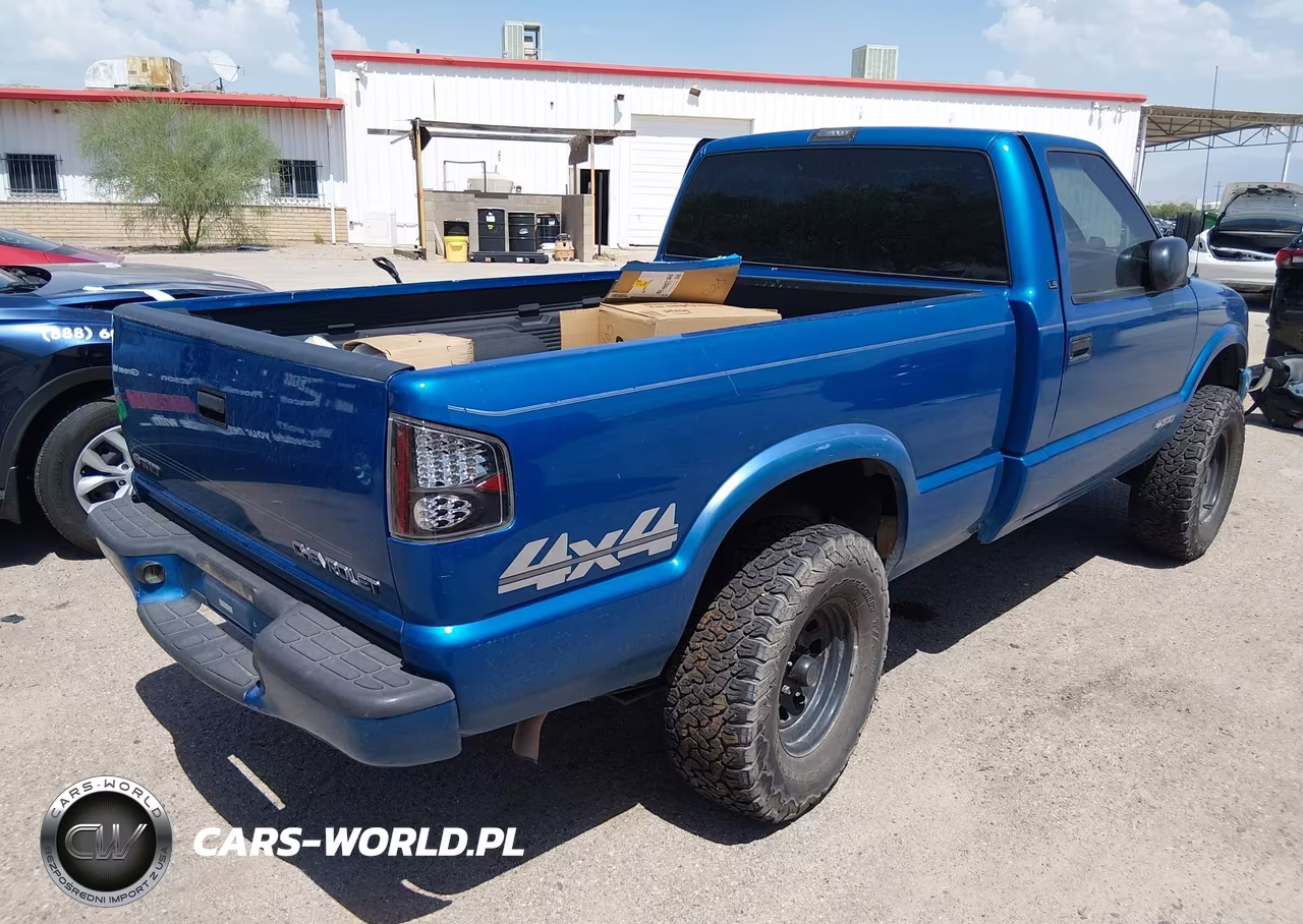 2000 Chevrolet S-10 Ls VIN:1GCDT14W6YK245012 - 4