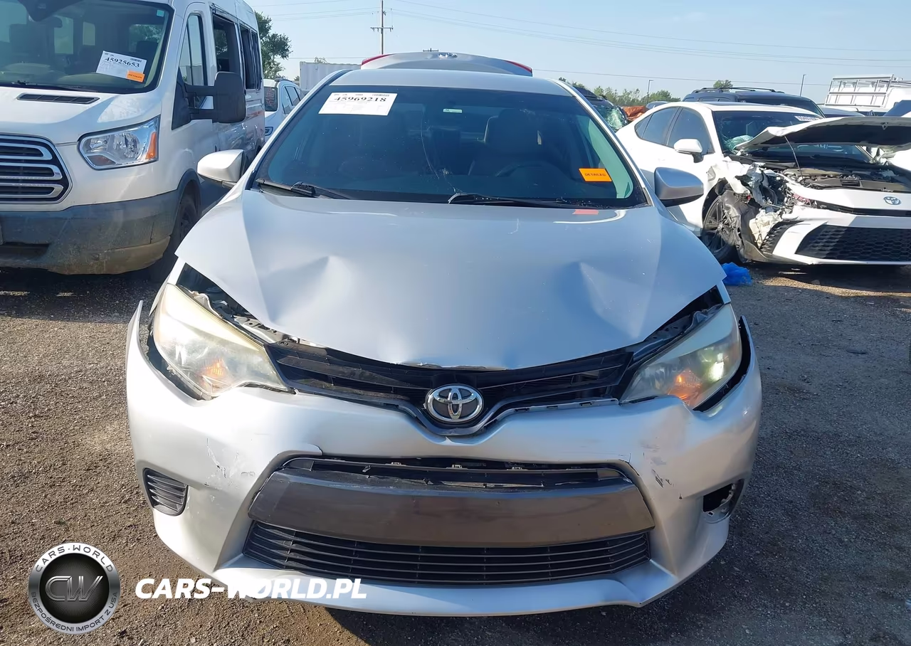 2015 Toyota Corolla Le VIN:5YFBURHE2FP340024 - 12