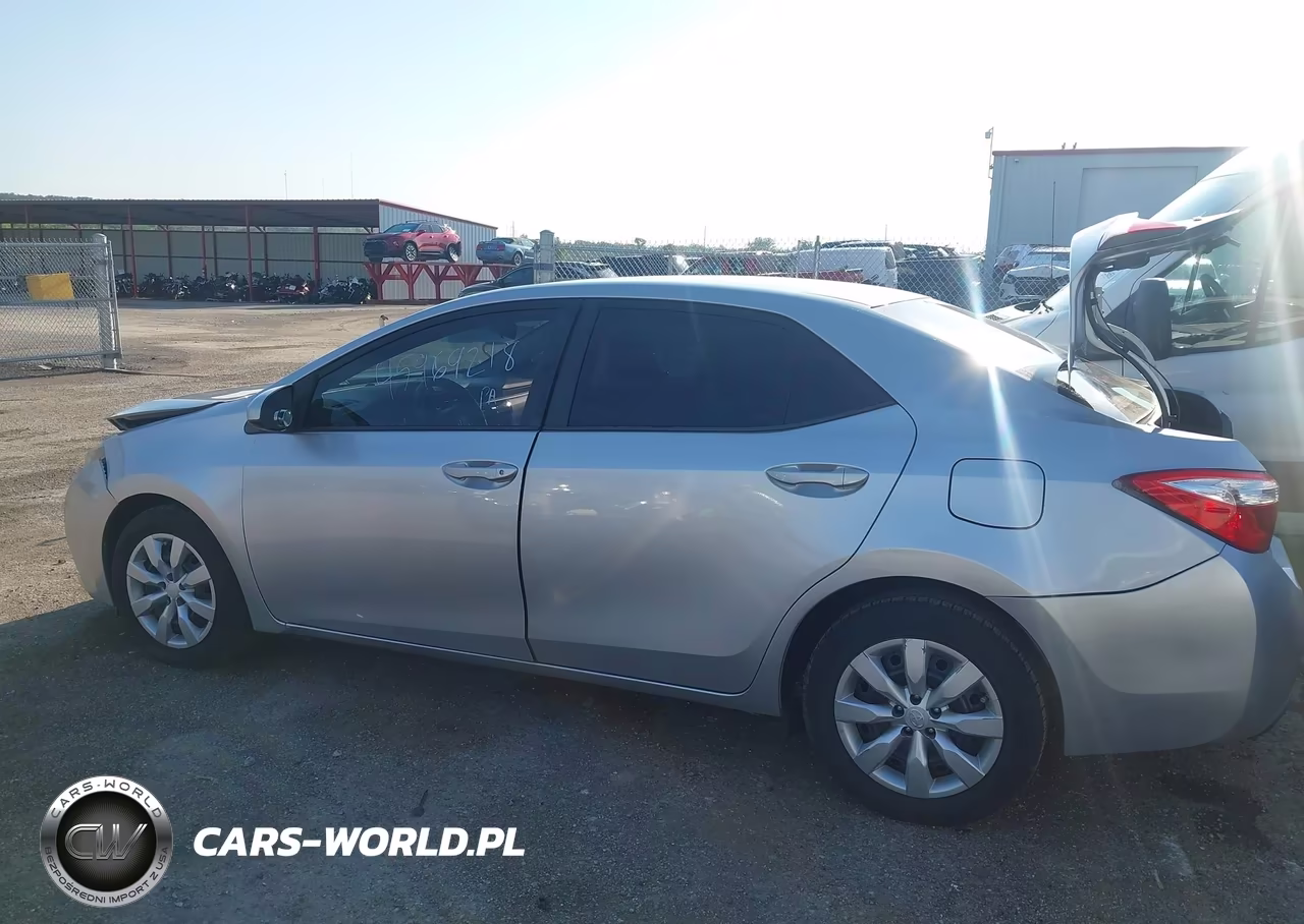 2015 Toyota Corolla Le VIN:5YFBURHE2FP340024 - 14