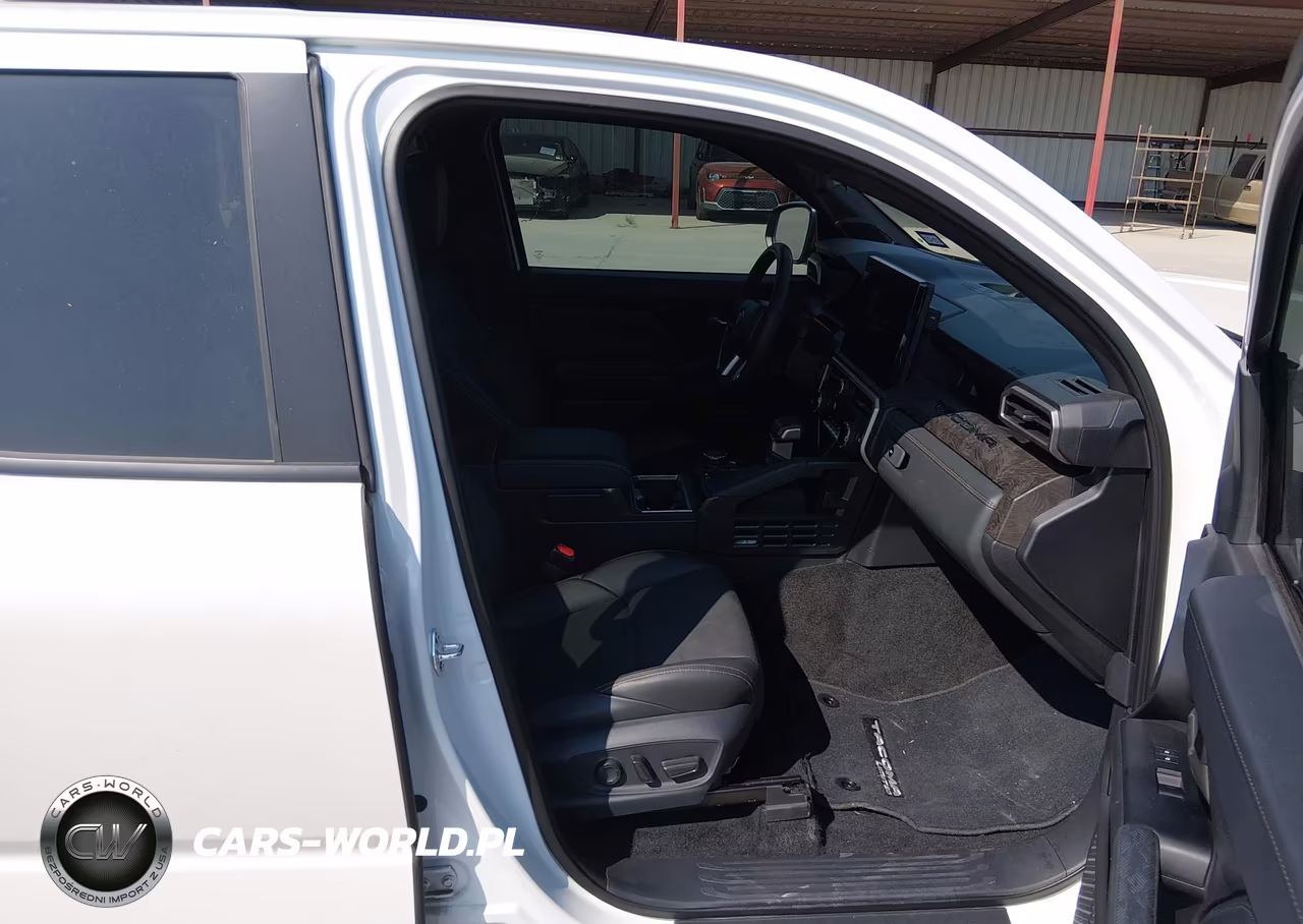 2025 Toyota Tacoma Limited VIN:3TYLB5JN8ST061647 - 5