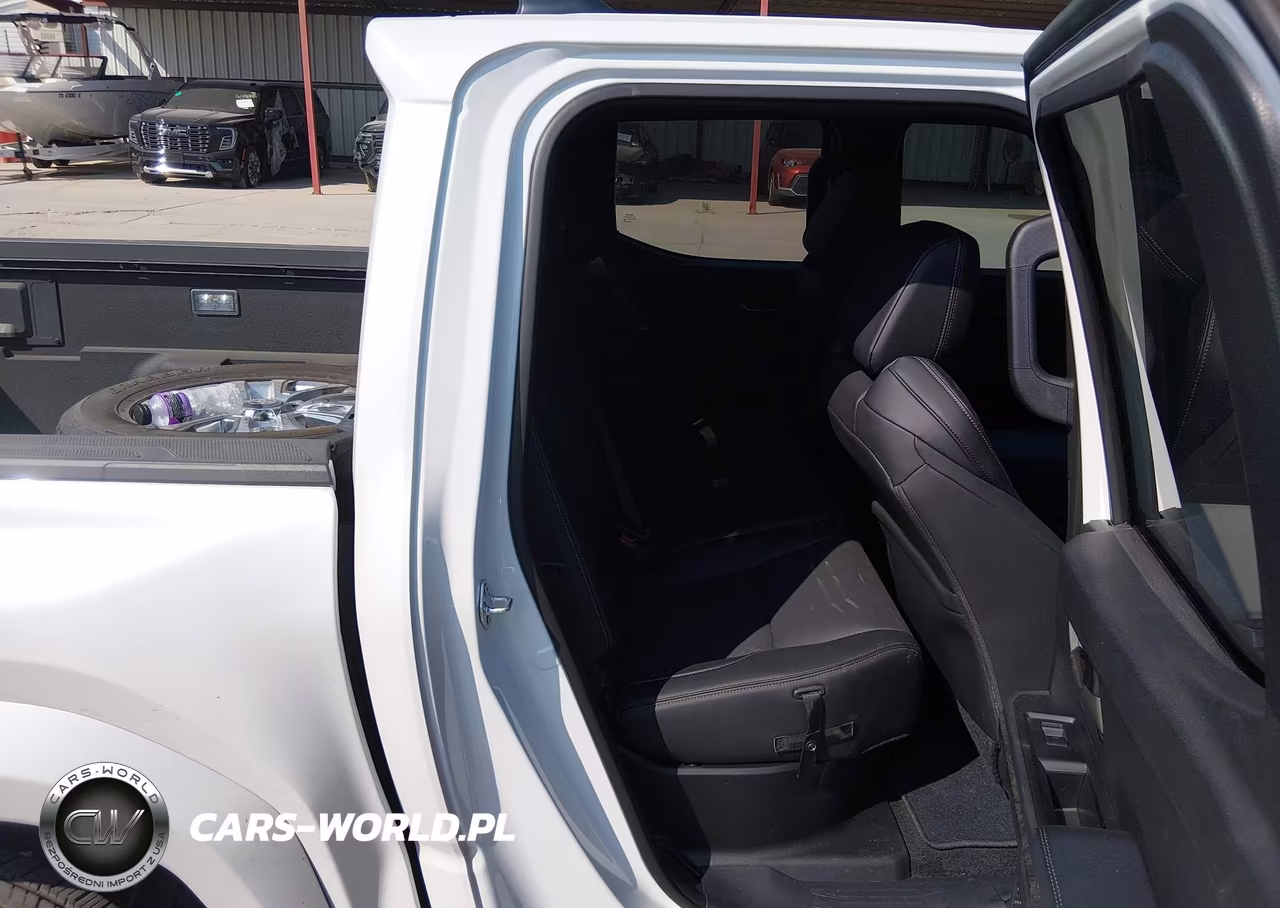 2025 Toyota Tacoma Limited VIN:3TYLB5JN8ST061647 - 8